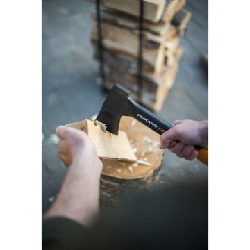 Fiskars 1015618 X7 Parçalama Baltası XS