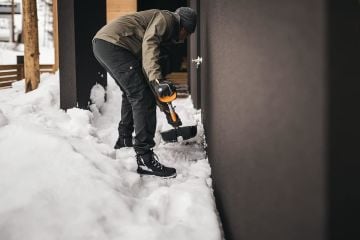Fiskars 1057177 X Series Kar Küreği