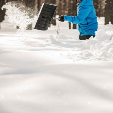 Fiskars 1062828 SnowXpert Kar Küreme Küreği