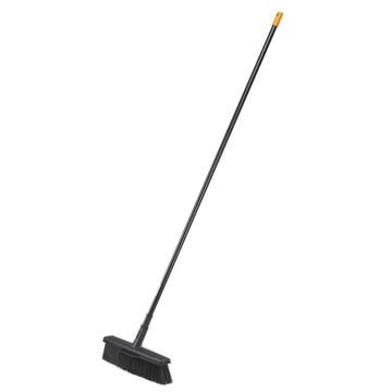 Fiskars 1025926 Solid Çok Amaçlı Avlu Bahçe Süpürgesi - L