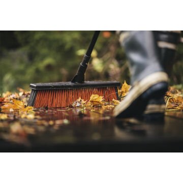 Fiskars 1025926 Solid Çok Amaçlı Avlu Bahçe Süpürgesi - L