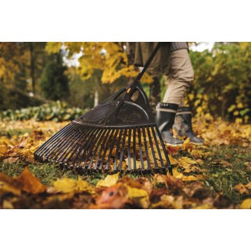 Fiskars 1015645 Solid Çim ve Yaprak Tırmığı XL