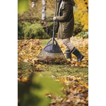 Fiskars 1015645 Solid Çim ve Yaprak Tırmığı XL