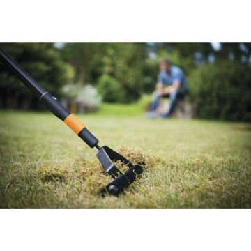 Fiskars 1000655 QuikFit Havalandırma Tırmığı