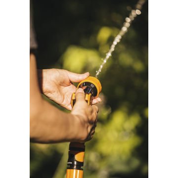 Fiskars 1023665 Çoklu Sulama Tabancası