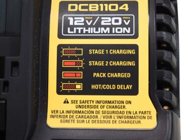 Dewalt DCB1104 Akü Şarj Cihazı 18V Li-Ion