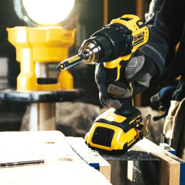 Dewalt DCD709D2T Akülü Darbeli Matkap Vidalama 18V 2X2.0Ah