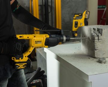 Dewalt DCH133M1 Akülü Kırıcı Delici Pnömatik Matkap 18V 4.0Ah