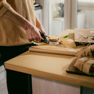 Fiskars 1074547 Evrensel Bahçe ve Kumaş Makası 21cm