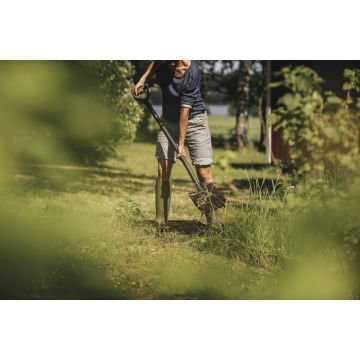 Fiskars 1004812 Ergonomik Siyah Düz Uçlu Bahçe Küreği