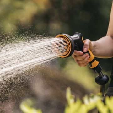 Fiskars 1065482 5 Fonksiyonlu Sulama Tabancası