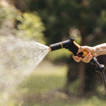 Fiskars 1065484 Ayarlanabilir Sulama Tabancası