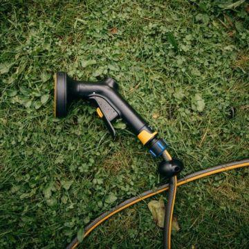 Fiskars 1070836 Solid 3 Fonksiyonlu Sulama Tabancası Sert Püskürtme