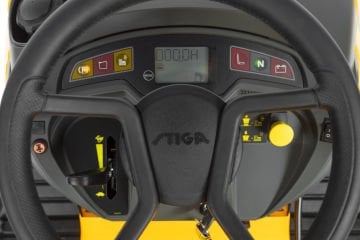 Stiga Estate 7102 W ST600 Benzinli Çim Biçme Traktörü