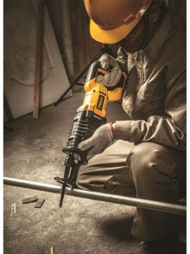 Stanley SPT900 Tilki Kuyruğu Testere 900W